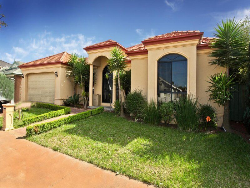 65 Chisholm Drive, Caroline Springs - Thumbnail 2