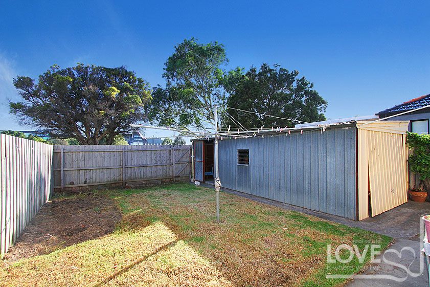 SOLD BY ROGER PETTINELLA - $711,000