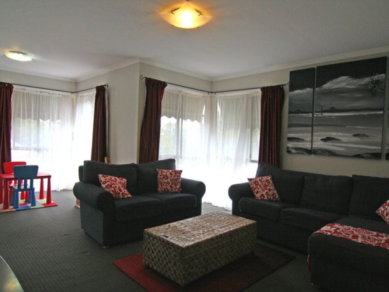 7 Bolden Place, Kambah - Thumbnail 3
