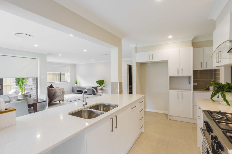 Colebee 40 Coronato Parade | Stonecutters Ridge Precinct