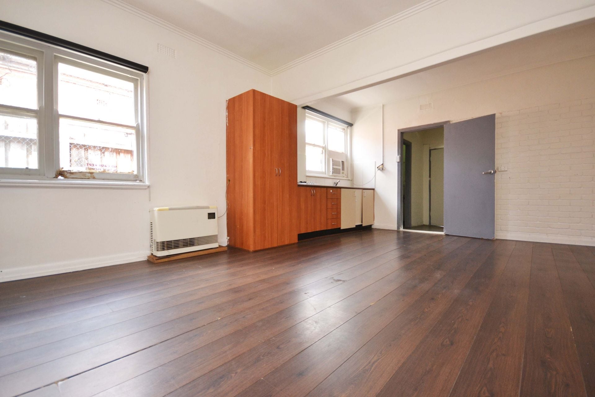 SPACIOUS WITH A SUPERB LOCATION