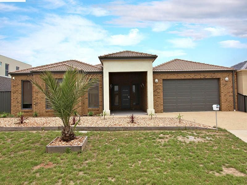 12 Tantallon Crescent, Derrimut - Thumbnail 2