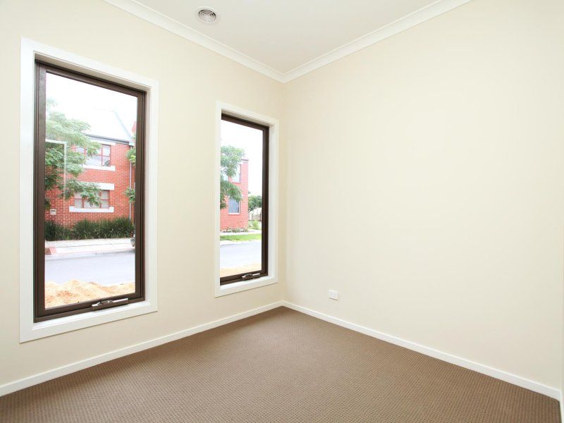 6 Fetcham Lane, Caroline Springs - Thumbnail 7