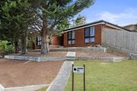 11 Gattinara Drive, Frankston VIC