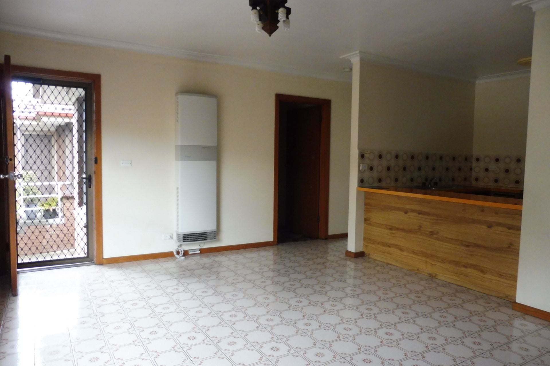 NEAT AND TIDY 2 BEDROOM UNIT