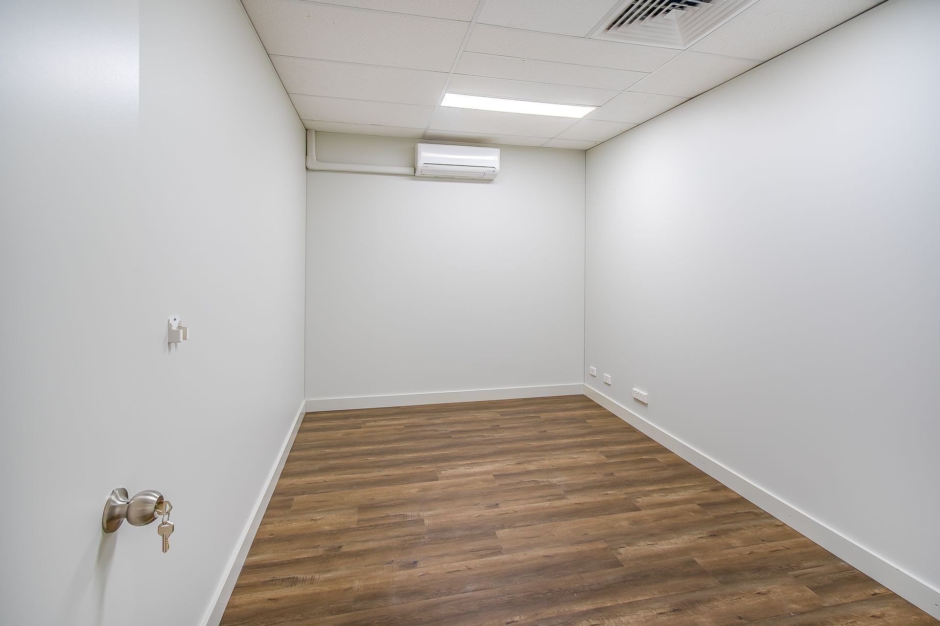 BOUTIQUE FIRST FLOOR OFFICE IN PRIME LOCATION - OWNER WILL CONSIDER ALL OFFERS
