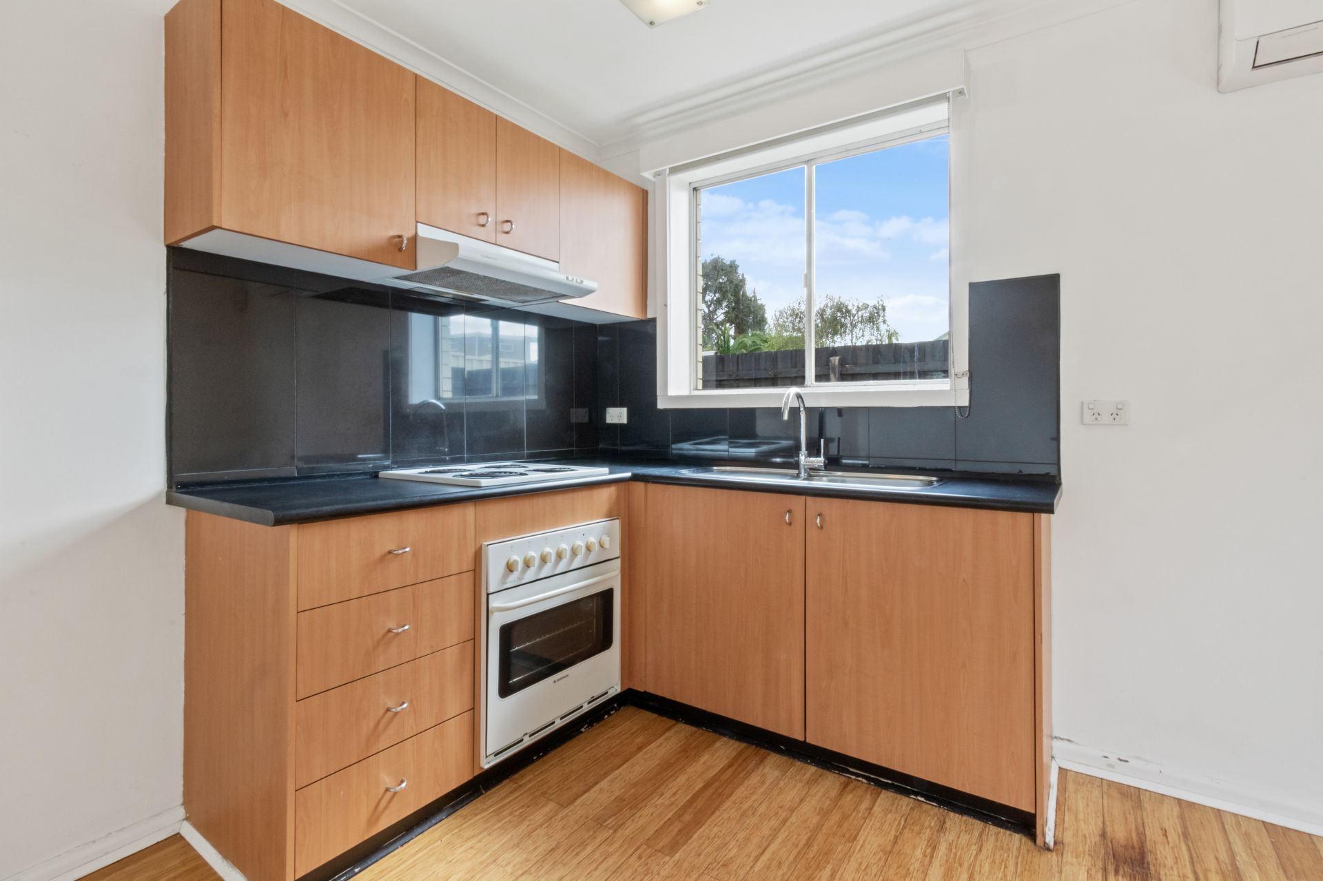 One Bedroom Apartment with Huge Courtyard