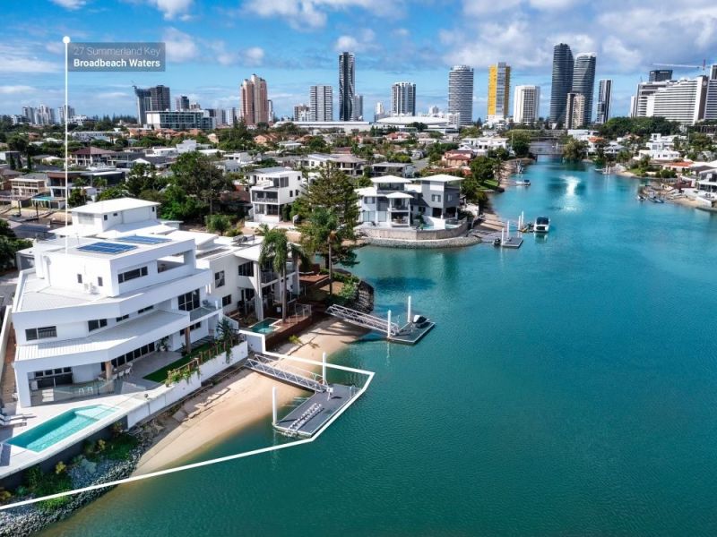 27 Summerland Key, Broadbeach Waters - Thumbnail 2