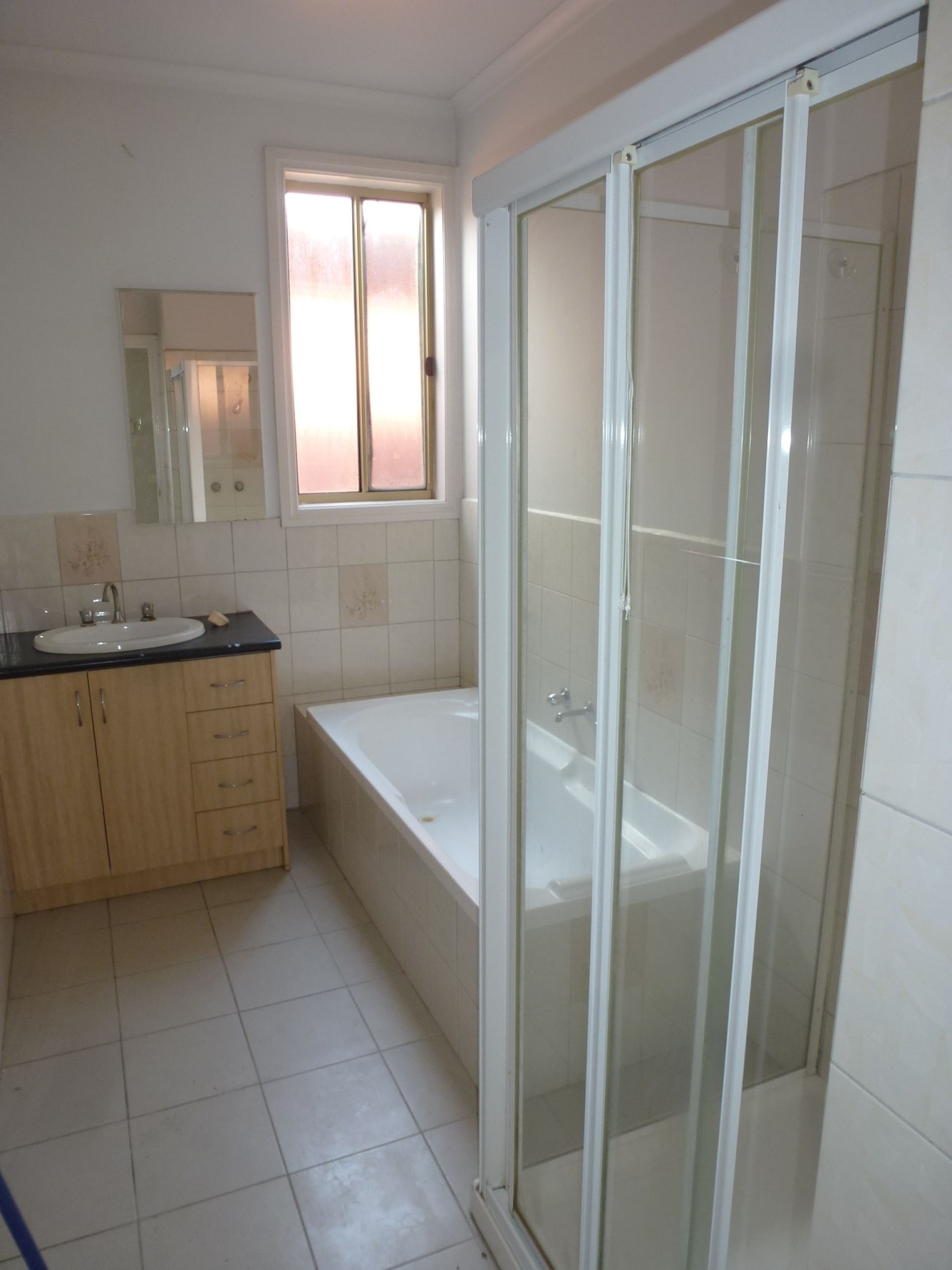 Lovely 2 Bedroom  Unit