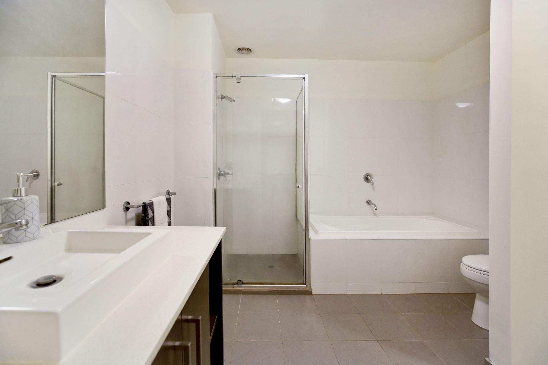 Contemporary Low Maintenance Living