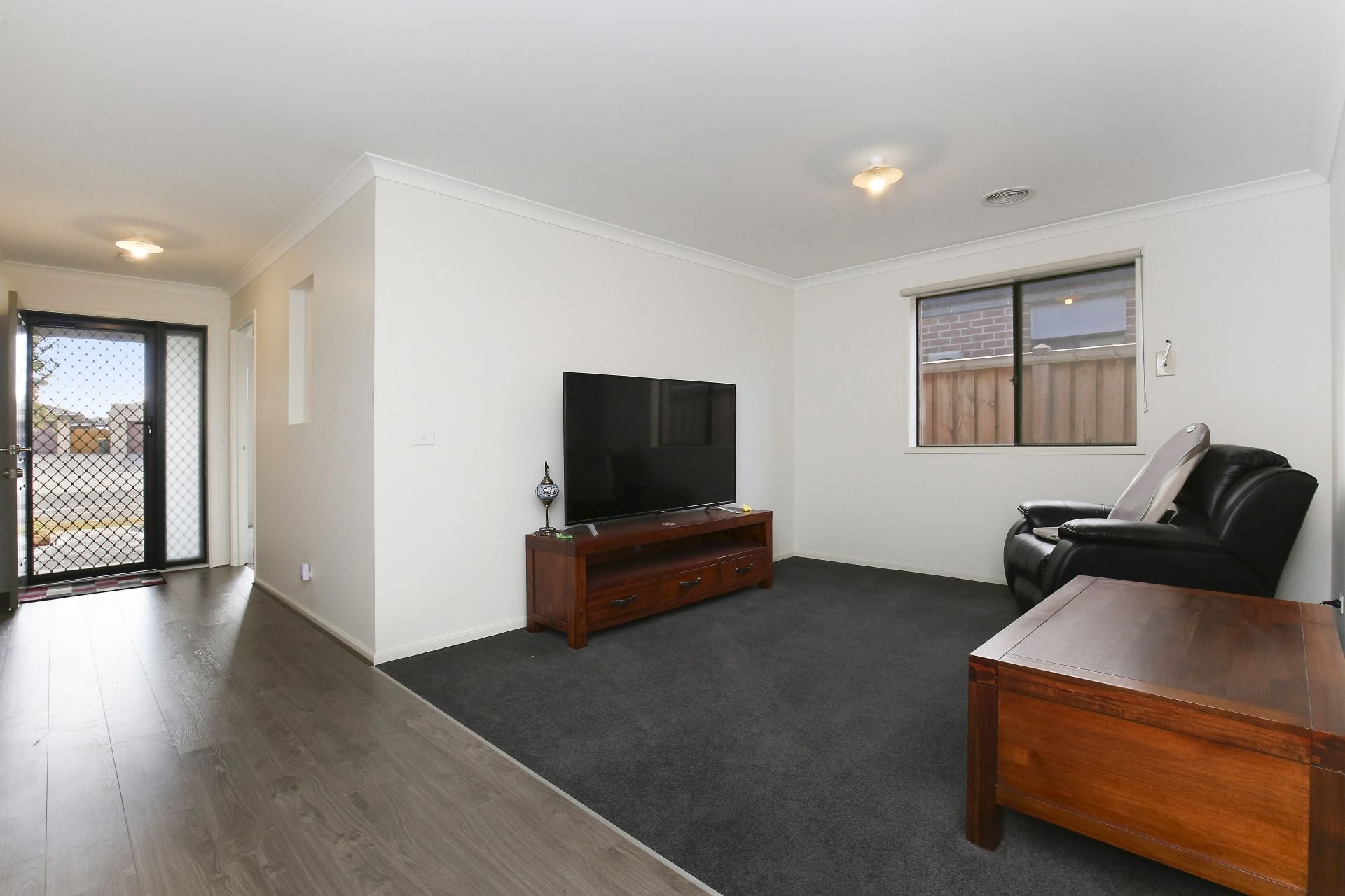 SPACIOUS IN A CENTRAL LOCATION OF MERRIFIELD ESTATE