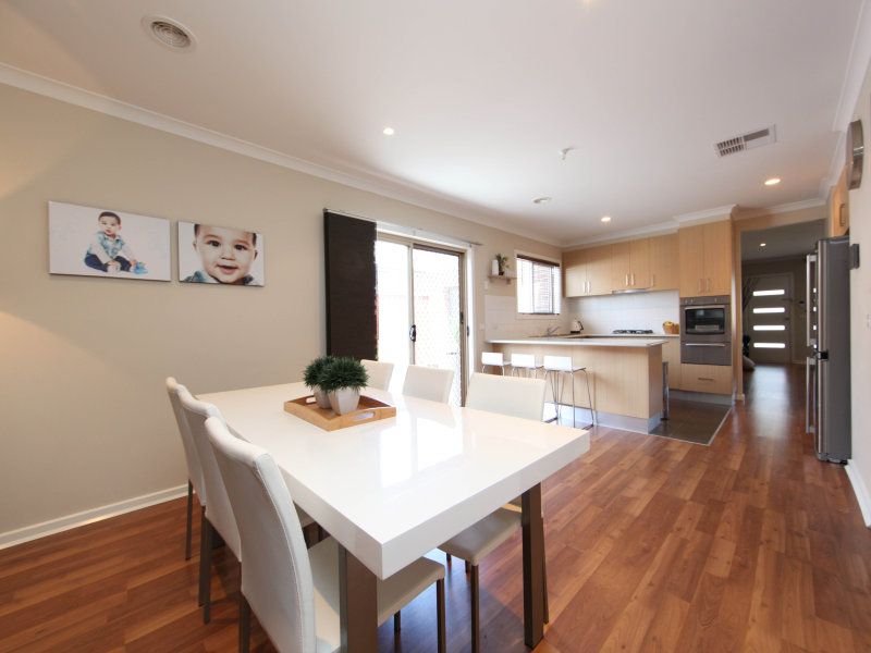5 Jenolan Way SOUTH MORANG, South Morang - Thumbnail 7
