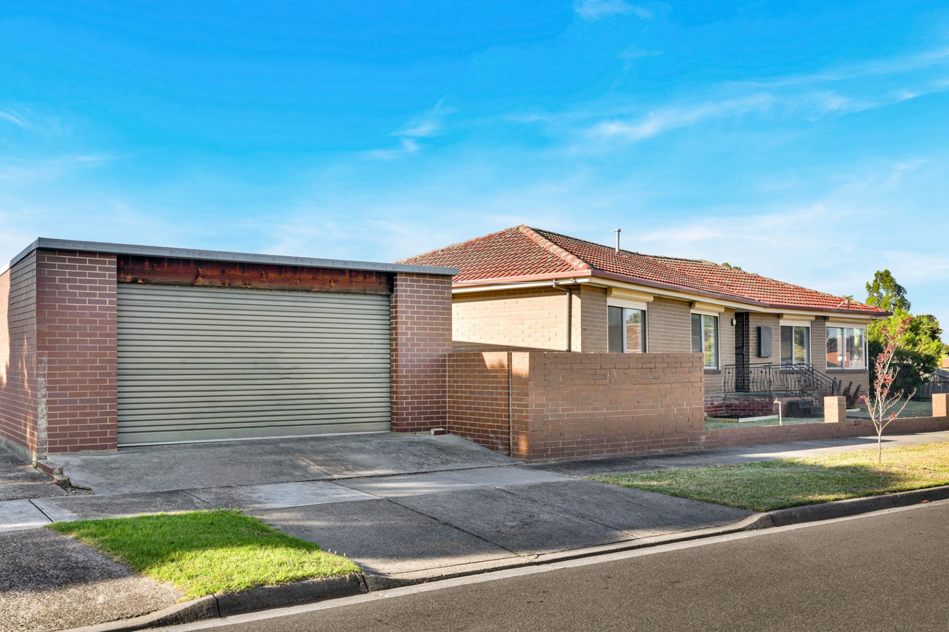 Stylish Abode, Sought After Surrounds