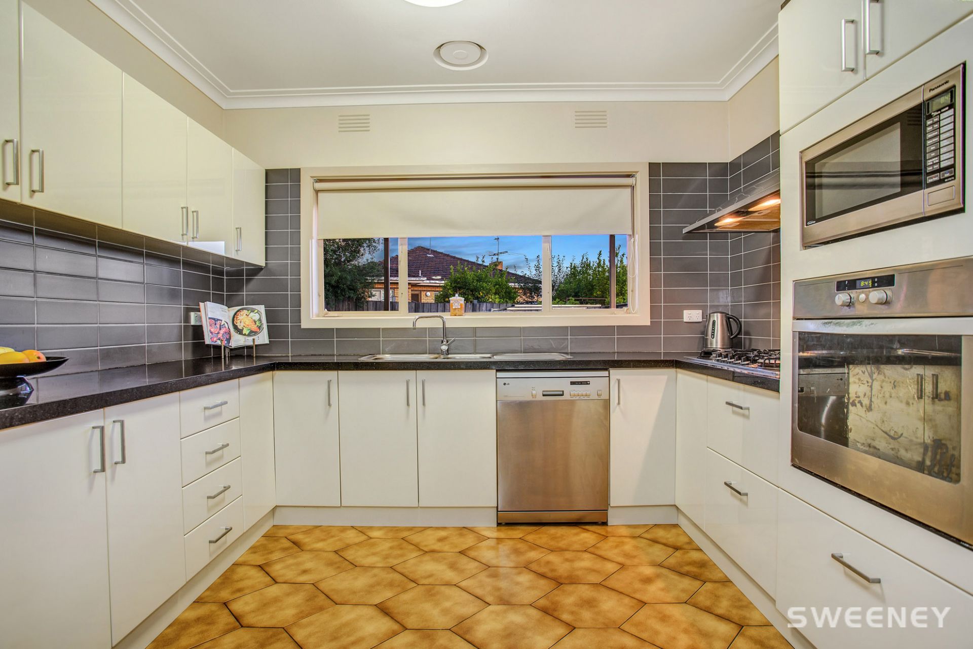 9 Dean Court, Altona North - Thumbnail 2