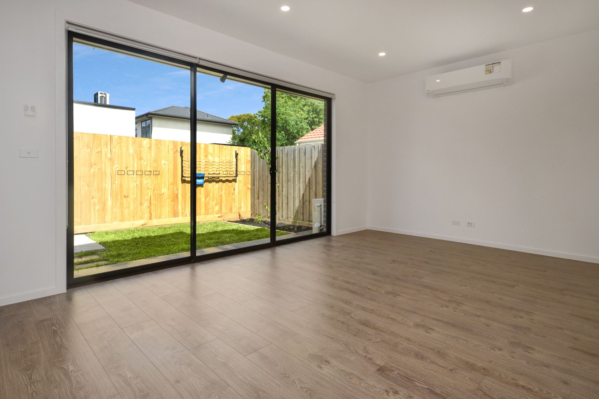 AS NEW LUXURY LIVING IN A PERFECT LOCATION