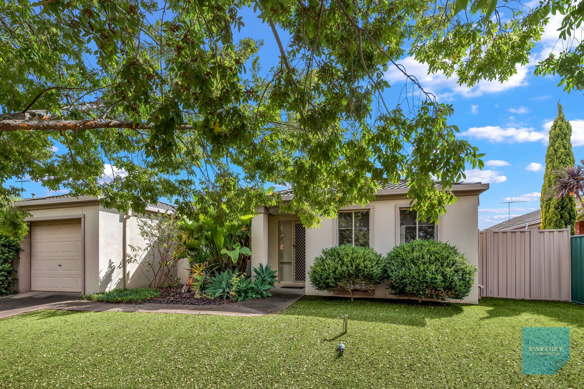 32 Strickland Crescent, Burnside - Thumbnail 2