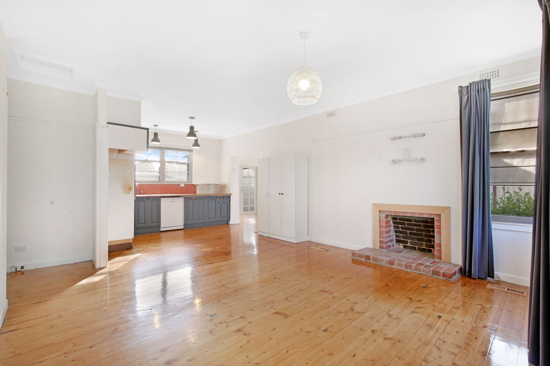 Ready to call home - Walk to everything! LOCATION LOCATION LOCATION