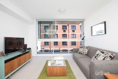 211/113 Commercial Road, Teneriffe
