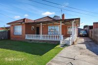 3 Avondale Avenue, St Albans VIC