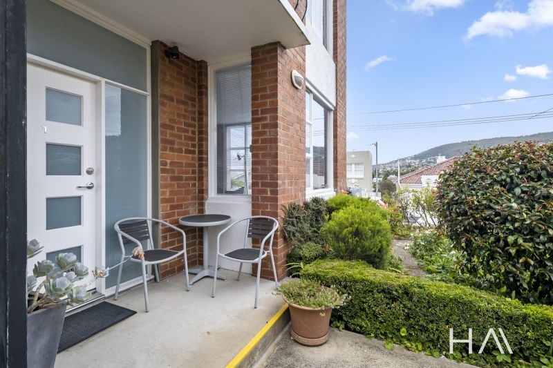 1/1a Sayer Crescent Sandy Bay, Sandy Bay - Thumbnail 3