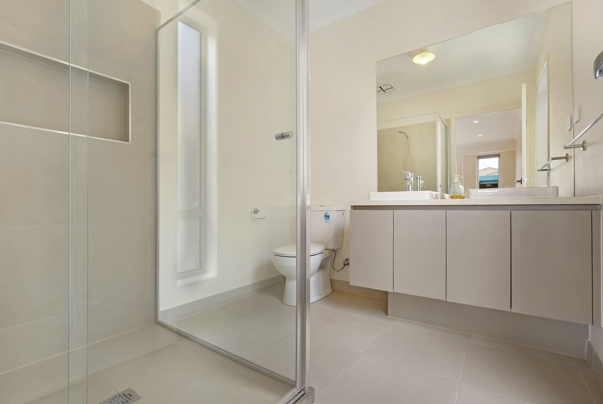 FAMILY FRIENDLY 4 BEDROOM HOME