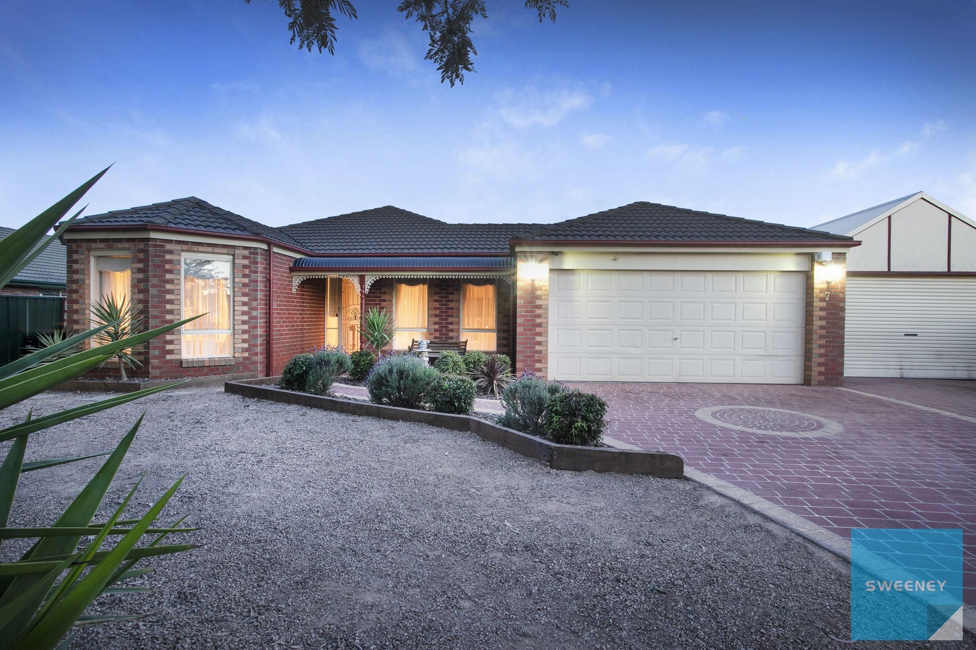 7 Creekbank Place, Caroline Springs - Thumbnail 4