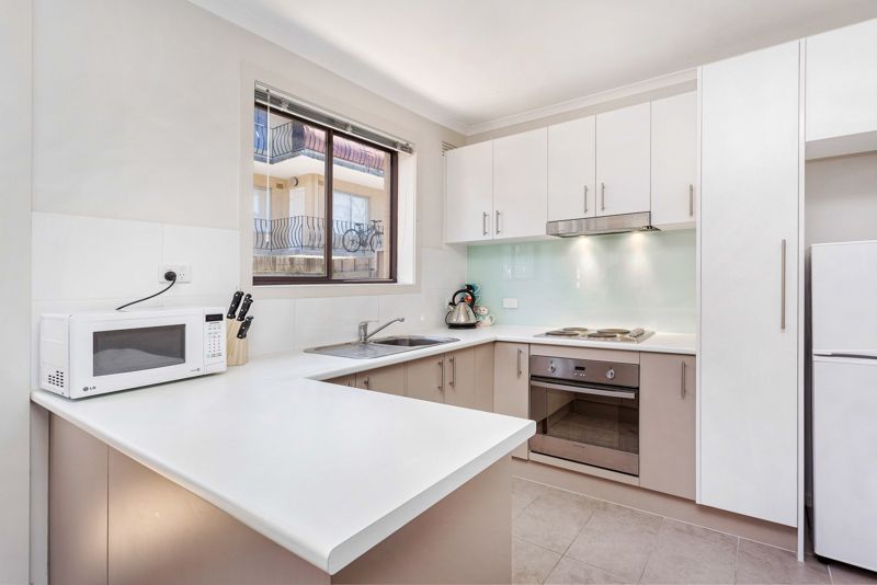 2/707 Barkly Street, West Footscray - Thumbnail 4