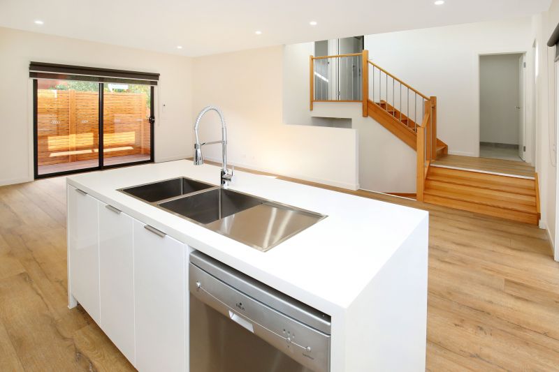 3/1A Argyle Street, Reservoir