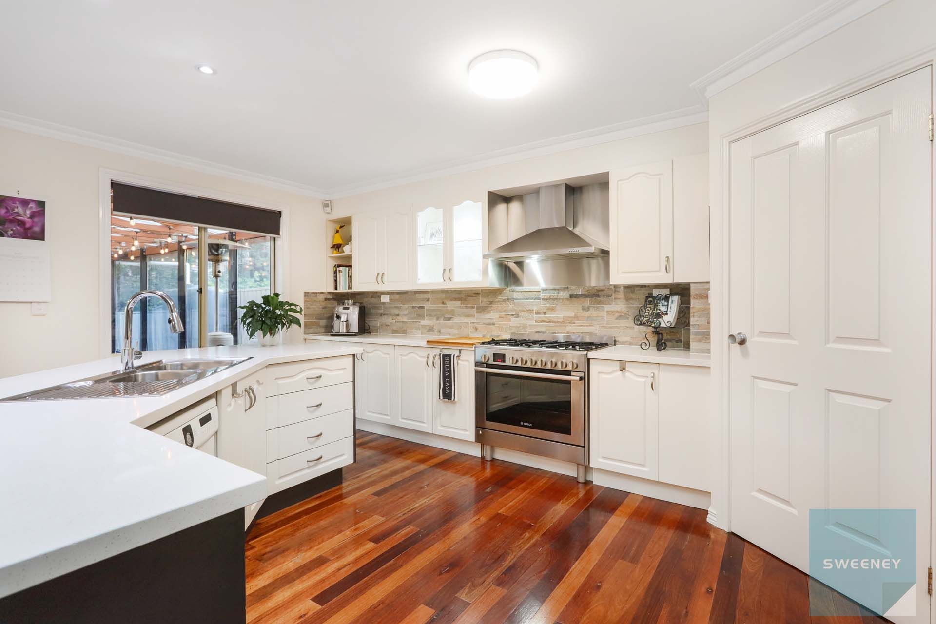 5 Malmsbury Place, Caroline Springs - Thumbnail 7