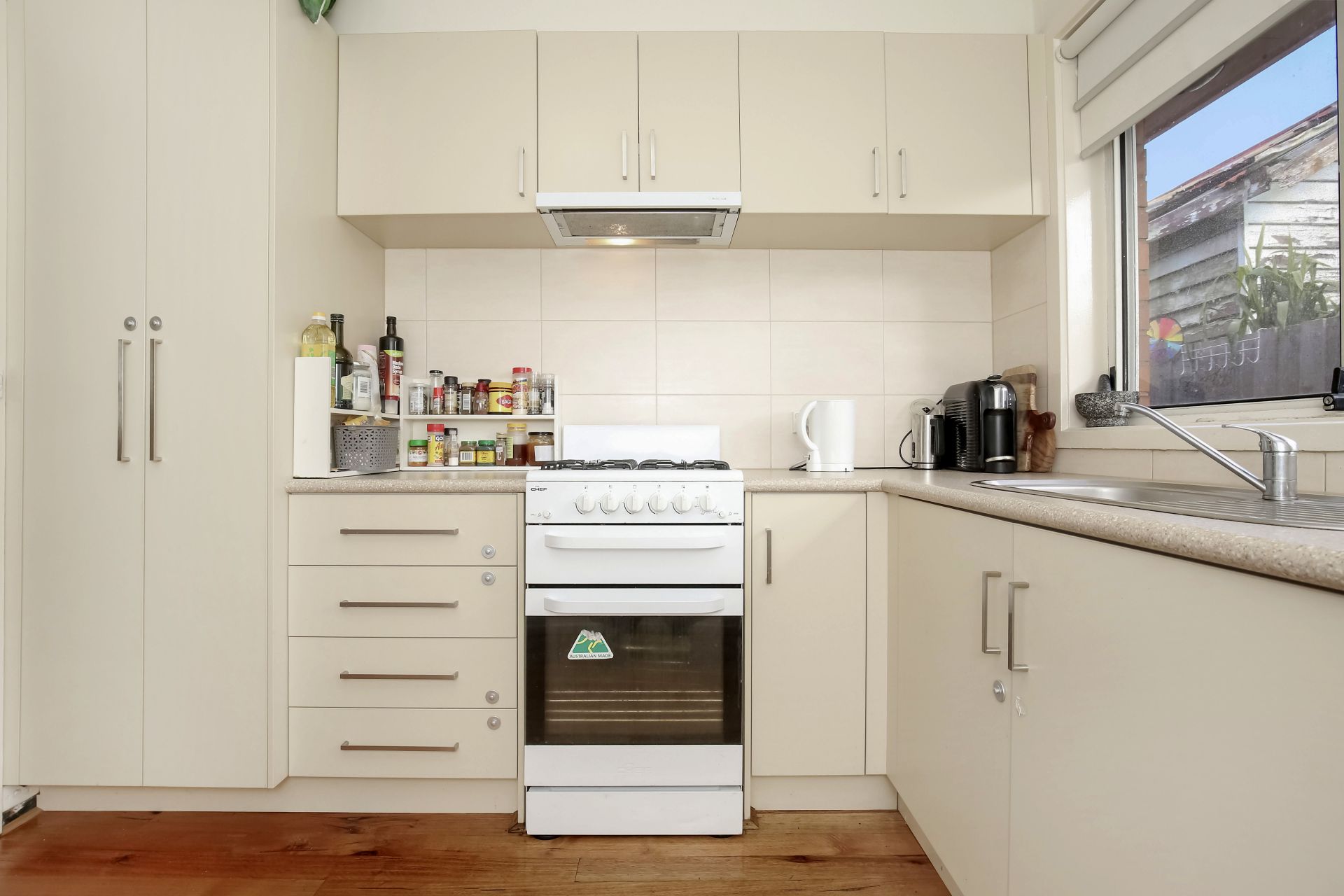 Refurbished Unit In The Heart Of Thornbury