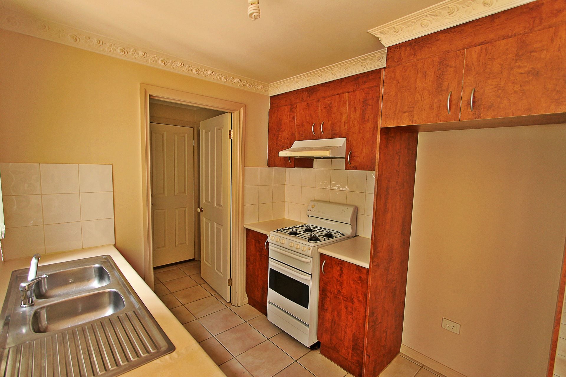 Centrally Located & Cosy Family Home!