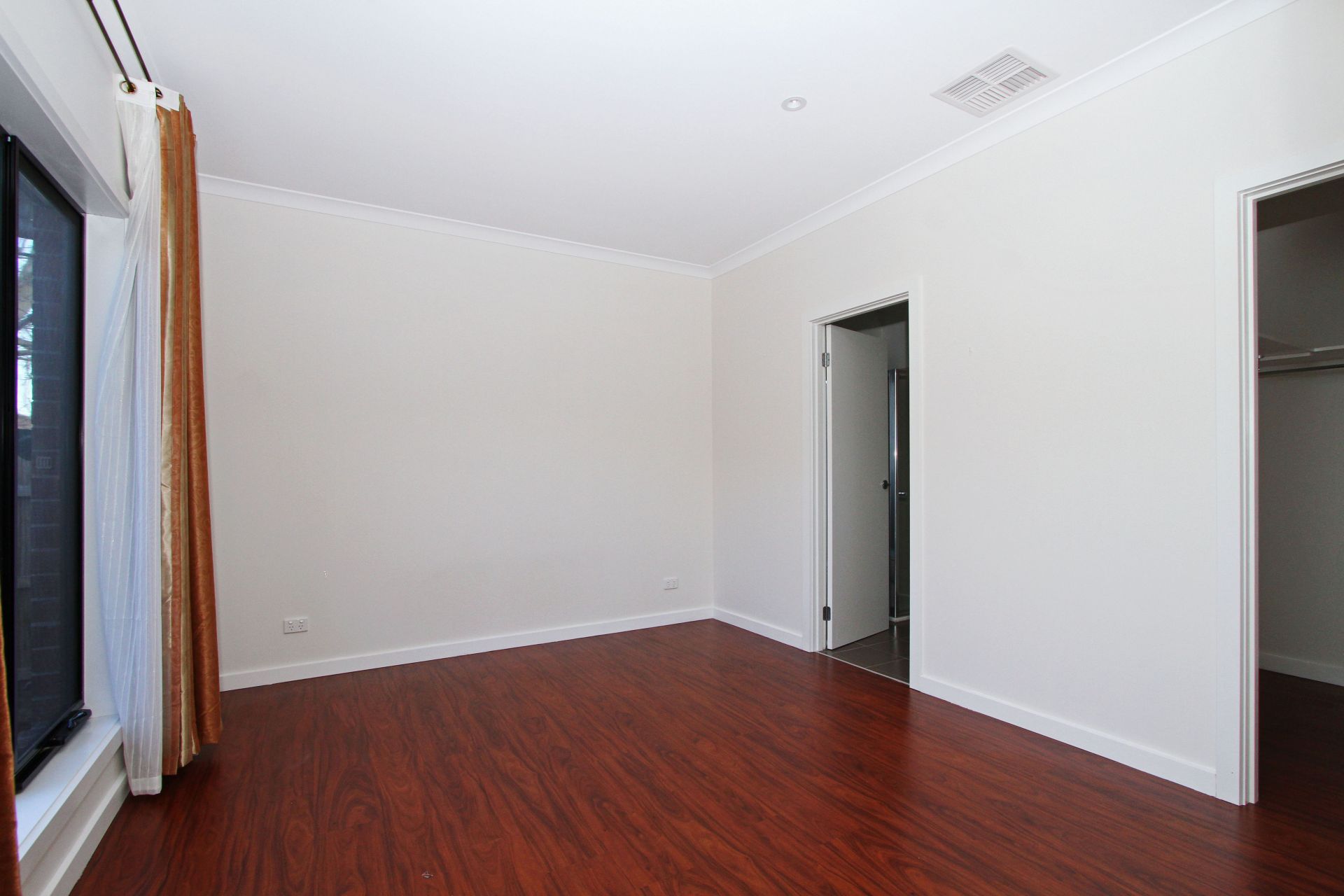 COMFORTABLE LIVING IN GREAT LOCATION