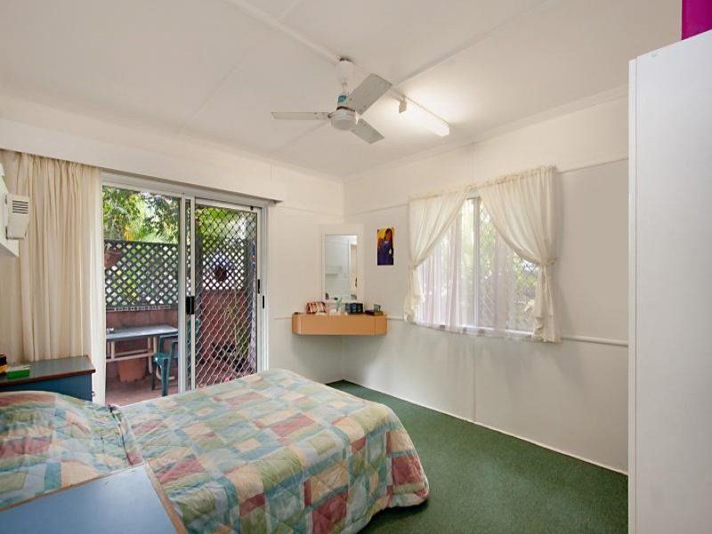 SOLD BY DJ STRINGER PROPERTY SERVICES - Rainbow Nostalgia At Its Very Best ' - Entire Block of 5 units, Sold By Dj Stringer Property Services - Rainbow Nostalgia At Its Very Best ' - Entire Block Of 5 Units - Thumbnail 7