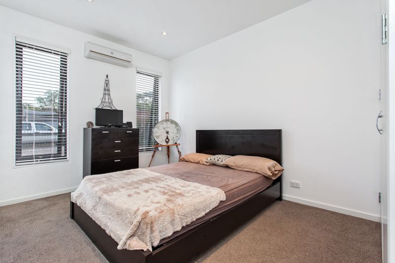 24 Avoca Street (off Woods St), Yarraville - Thumbnail 8