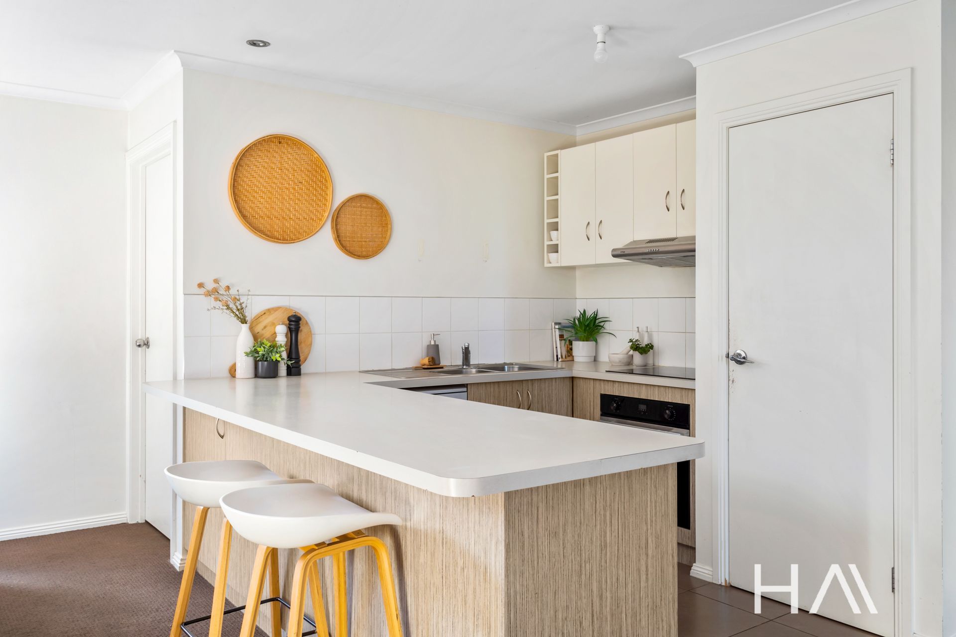 10 Dafnis Drive Newnham, Newnham - Thumbnail 5
