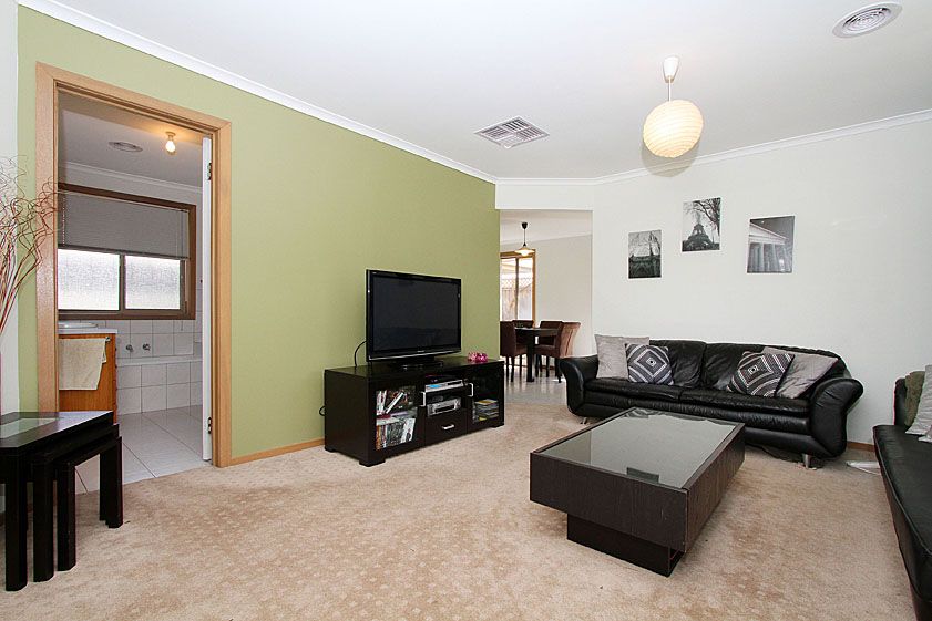 PLEASING HOME ON POLYDOR COURT   *Insp  Tue 10th Nov @ 4:30pm*
