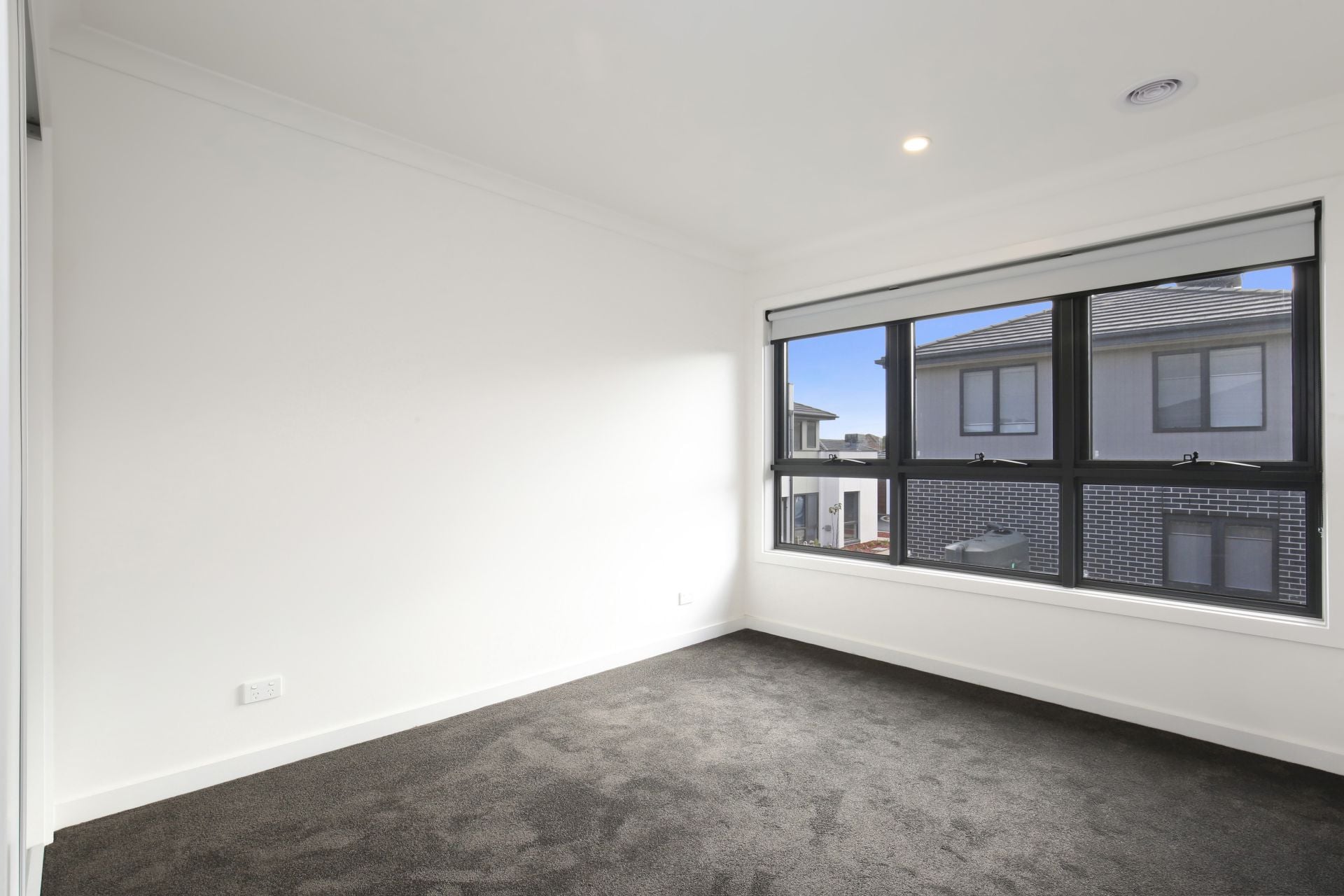 MODERN TOWNHOUSE