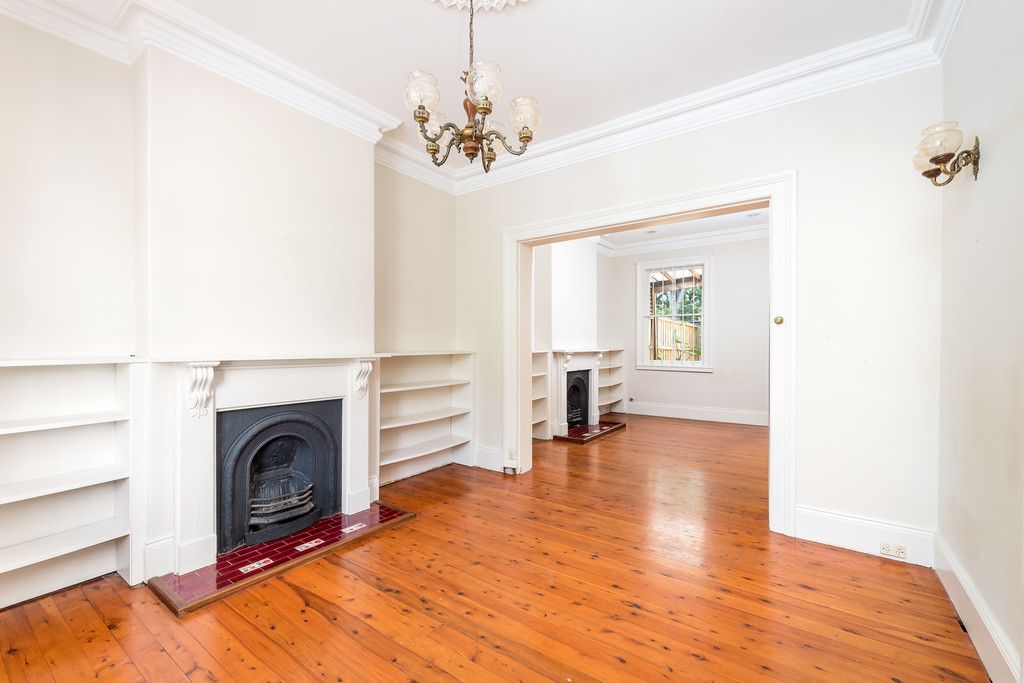 GRAND HOME IN GREAT LOCATION