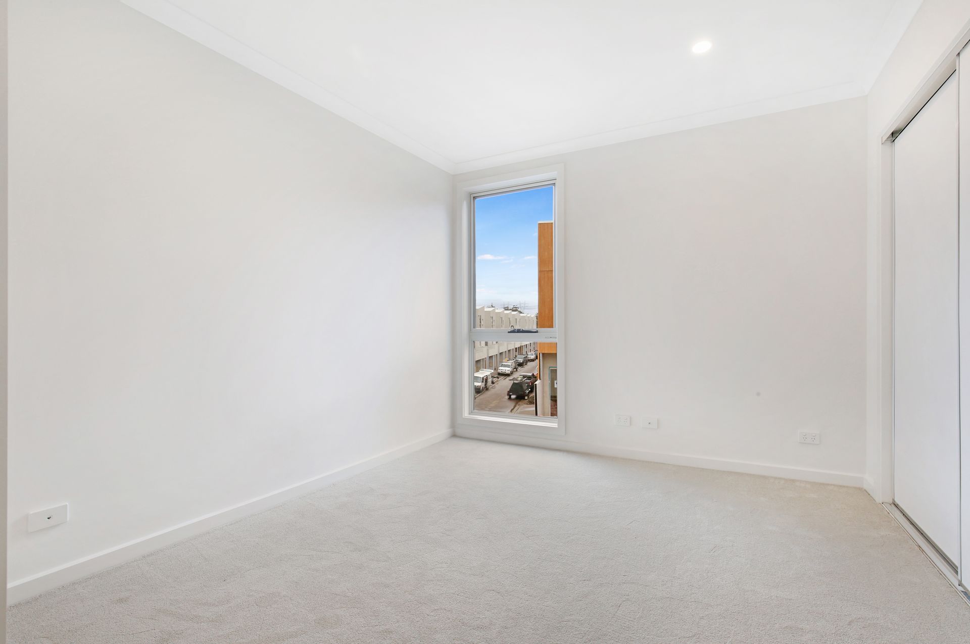 AS NEW TOWNHOUSE!
