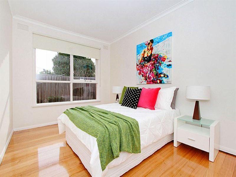 Modern Attractive Unit!