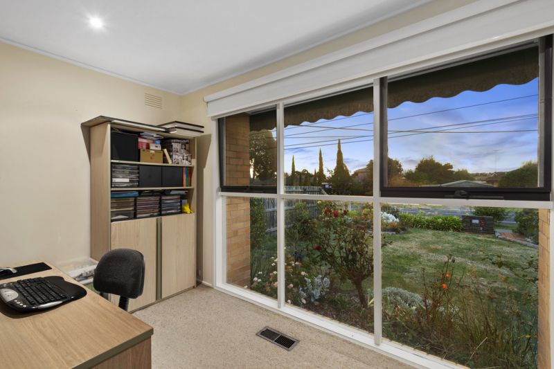 55 Winmalee Drive, Glen Waverley - Thumbnail 4