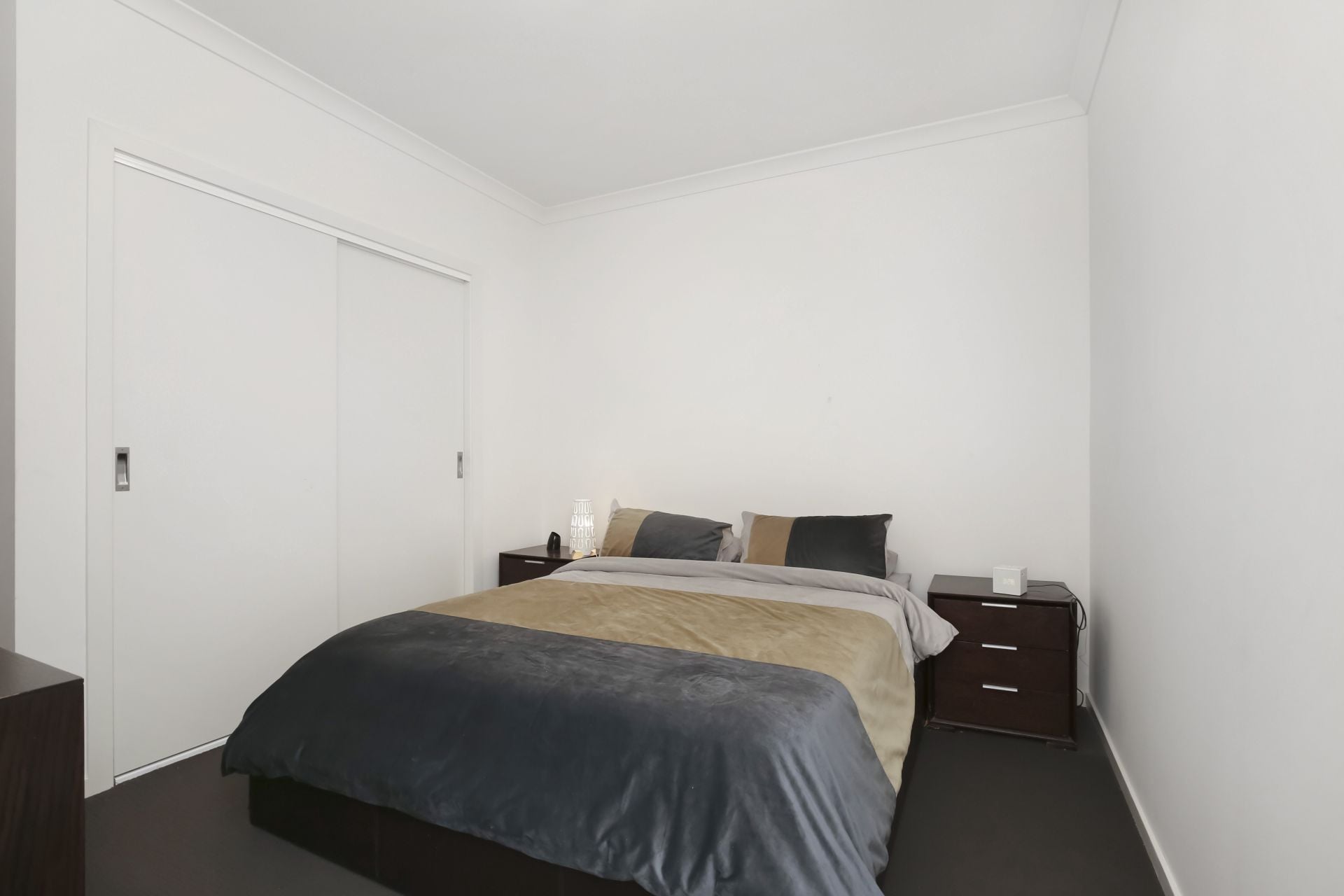 STYLISH, SPACIOUS AND WITH A TERRIFIC TERRACE