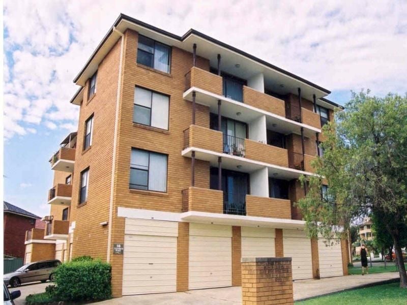 18 Elizabeth Place