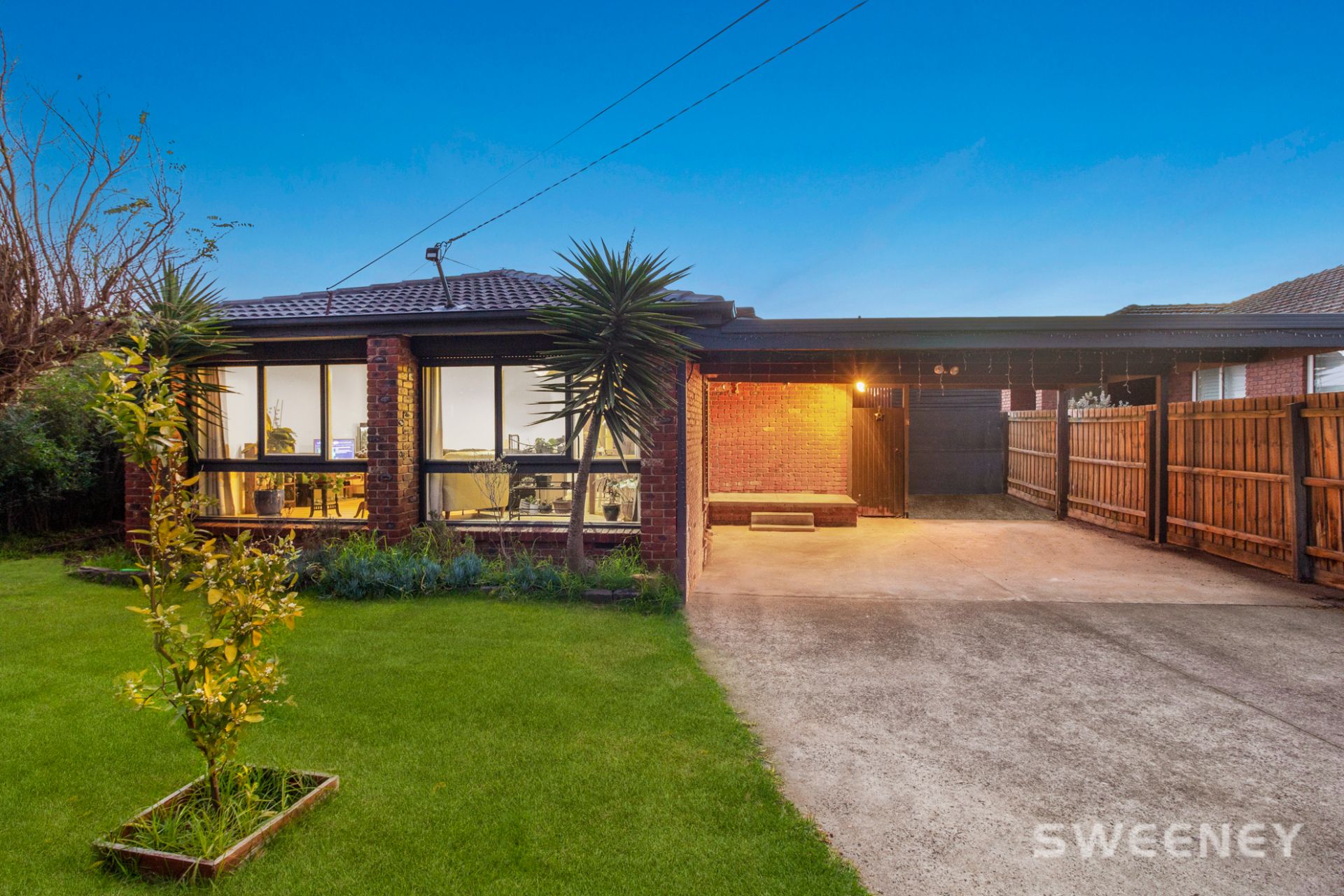 8 Ocean Court, Altona Meadows - Thumbnail 2