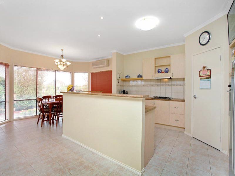 6 Earlswood Close, Caroline Springs - Thumbnail 3