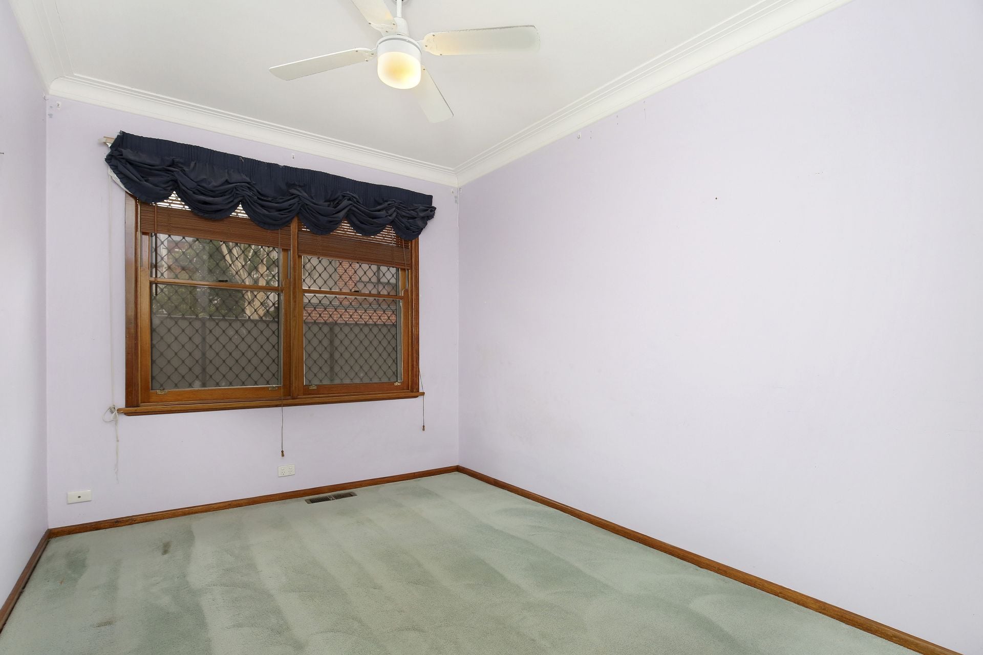 DOUBLE STOREY DELIGHT WITHIN WALKING DISTANCE TO LATROBE UNIVERSITY