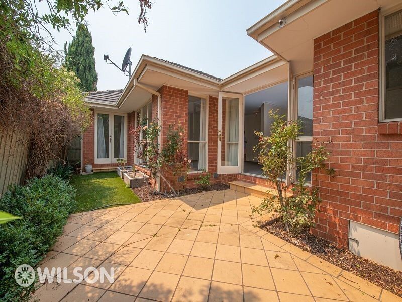 2/13 Caramar Avenue, Brighton East