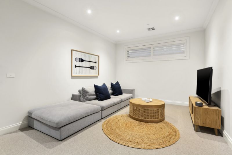 34 Aisbett Avenue, Camberwell - Thumbnail 8