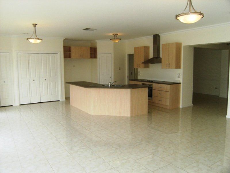 109 Springlake Avenue, Caroline Springs - Thumbnail 3