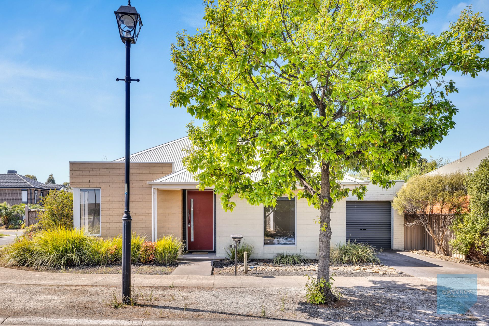 6 Oak Grove, Caroline Springs - Thumbnail 2